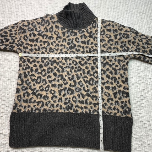 MARLED REUNITED CLOTHING Beige Gray Animal Print Turtleneck Pullover Sweater XS - Picture 5 of 8
